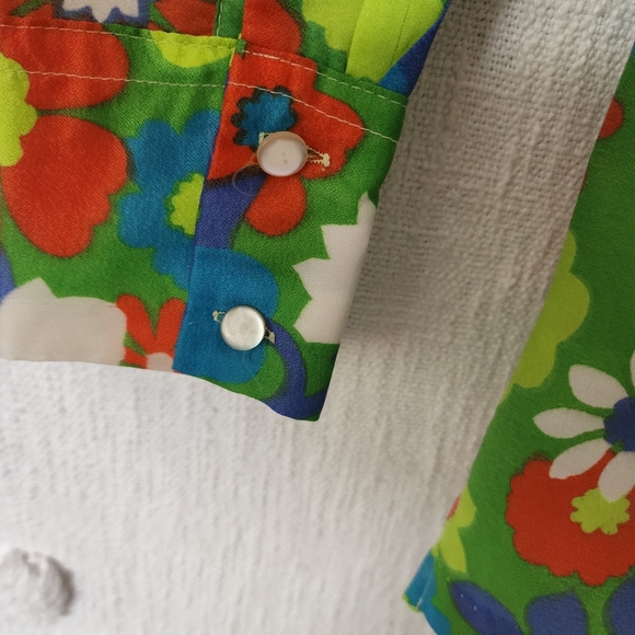 60's 70's Vintage Floral DayGlo Button Down Wing Collar Blouse - Picture 3 of 5